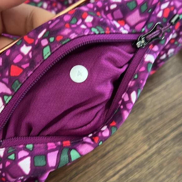 Lululemon Real Quick Crop Paradise Camo Multi/Regal Plum Active Pants 4 - Picture 7 of 8